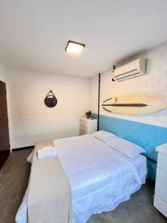 Quarto Backdoor, confortável e a 50m da praia do Campeche - 1