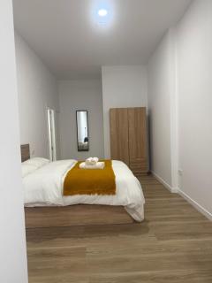 Apartamento 1 a 2 min caminando de la estación de Bus y Tren María Zambrano - 4