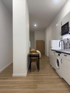 Apartamento 1 a 2 min caminando de la estación de Bus y Tren María Zambrano - 1