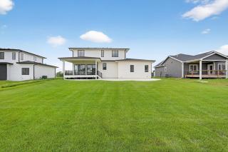 Spacious 6 bed 5 Bath Home, Close to Theatre and Restaurants - 9