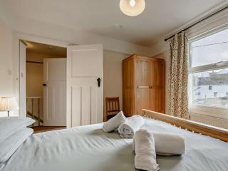 3 Bed in Tenby FB063 - 1