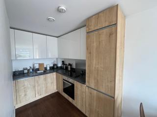 Flat in Surrey Quays - 2