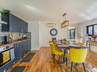 3 Bed in West Morton 94182 - 8