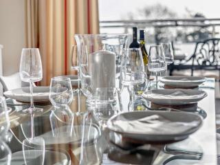 3 Bed in Charlestown 65572 - 1