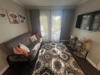 Quiet Corner of Atlanta - 6