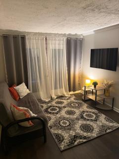 Quiet Corner of Atlanta - 7