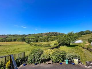 2 Bed in Battle BN077 - 9