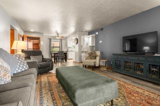 Charming Sedona Stay with Community Spa & Pool - 1