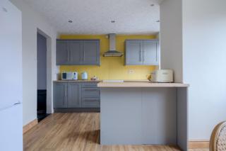 Anjore House - Modern Home walking to City Centre with Parking - 4