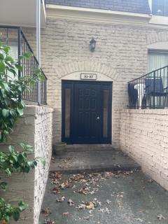 Quiet Corner of Atlanta - 9