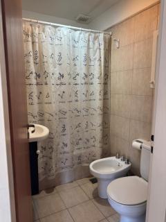 Hermoso depto cercano a hospital austral y usal - 4