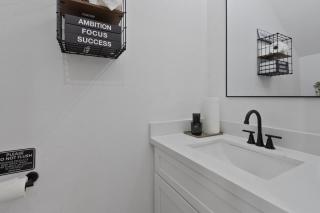 Elevated Luxury in the Heart of HTX - 3