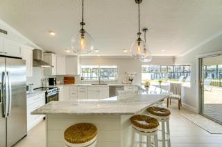 4 Mi to Englewood Beach Boating and Fishing Escape - 3