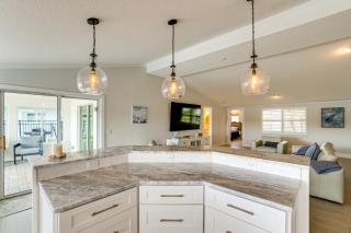 4 Mi to Englewood Beach Boating and Fishing Escape - 2