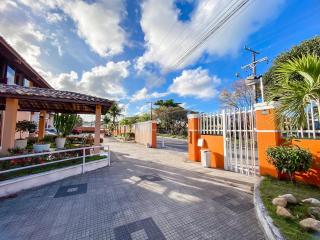 Flat com 1 quarto com ar split, sala e cozinha completa, No condomínio Portal do Atlântico a 100m praia de Taperapuã (Barraca do Gaúcho) , portaria 24hrs, piscina. - 1