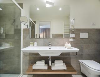 Hatelier Garda Home by Enjoy Garda Hotel - Peschiera del Garda - 3