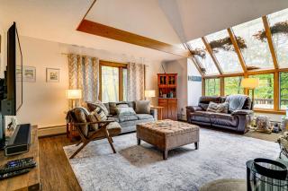 6 Mi to Okemo! Family Townhome in Lakeside Resort - 6