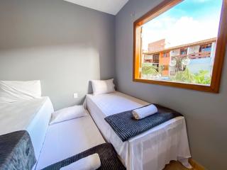 Flat com 1 quarto com ar split, sala e cozinha completa, No condomínio Portal do Atlântico a 100m praia de Taperapuã (Barraca do Gaúcho) , portaria 24hrs, piscina. - 7