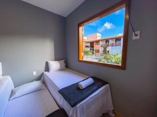 Flat com 1 quarto com ar split, sala e cozinha completa, No condomínio Portal do Atlântico a 100m praia de Taperapuã (Barraca do Gaúcho) , portaria 24hrs, piscina. - 6