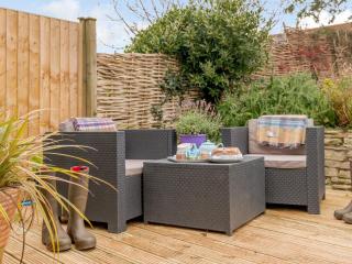 2 Bed in Lulworth Cove DC028 - 6