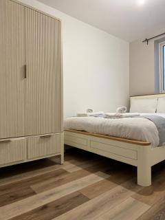 Near Birmingham - Stylish Retreat - Free parking - 1