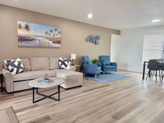 Bright 2BR Apt in Cape Coral Near Caloosahatchee River - 4