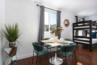 Enjoy Stylish 3BR Apt Sleeps 6 with Free Parking - 9