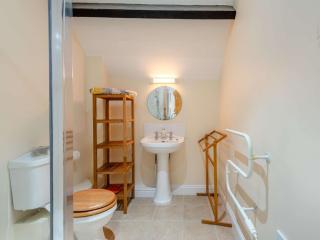 3 Bed in Chideock DC049 - 7