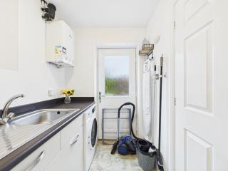 Spacious 5 Bed Contractor Hub 3 Baths Corby - 5