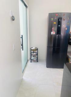 Aluga-se casa em condomínio com duas suítes e piscina - 2