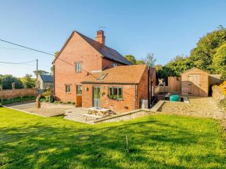 3 Bed in Sedgeford 90011 - 0