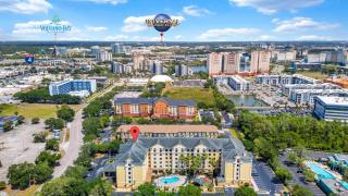 King suite near Epic & Universal, free parking - 1