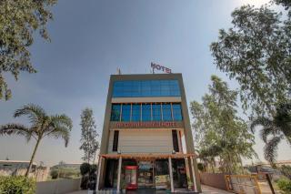 Hotel O The Grand Imperial Restaurant & Hotel Dhuva Railway station - 0