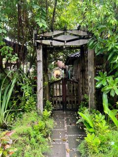 ShakaBrah Beachfront Hostel - 2