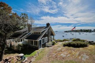 Quiet Oceanfront Cottage with Dock - 0
