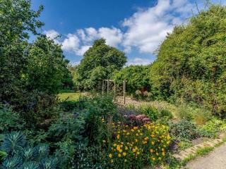 5 Bed in Yarmouth 85286 - 9