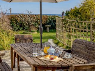 4 Bed in West Bay DC083 - 4