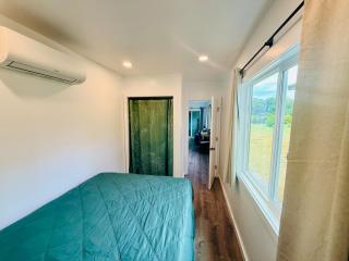 Hibiscus Hale - Perfect for 2! - 7