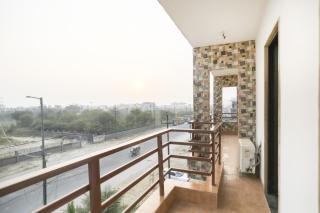 Hotel O Divy Noida Sector 50 Metro Station - 5