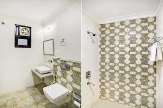 Hotel O Divy Noida Sector 50 Metro Station - 4