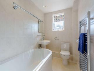 2 bed in Totland Bay IC003 - 1