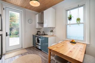 Artistic Picton getaway - 4