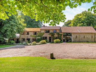 3 Bed in Dorchester 92415 - 8