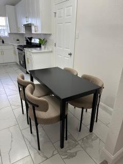 Modern 3BR in Bishop Arts Walk to Shops - 2