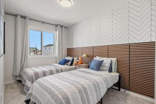 Brand New Cozy2BR House NW Calgary DT Banff Sleep4 - 5