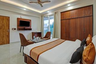 Super Townhouse OAK VS Shivanya - 1