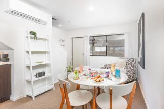 Sea Views at 7 - Beachside Apartment - 1