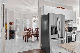 New to Vrbo Jefferson Poolside Escape w pool - 3