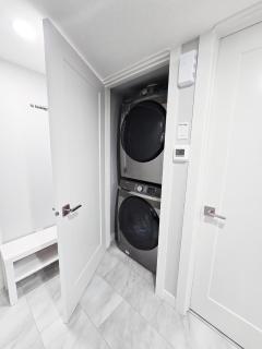 Entire Superior 2-bedroom private suite - 1