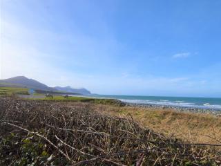 3 Bed in Aberdesach 90623 - 6